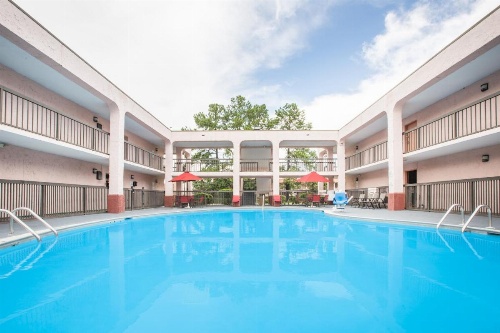 Baymont by Wyndham Mobile/ I-65 image 23