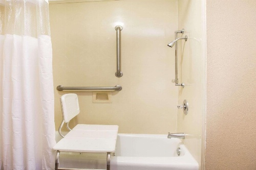 Baymont by Wyndham Mobile/ I-65 image 3