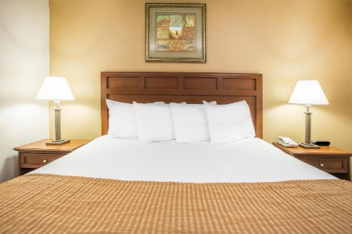 Baymont by Wyndham Mobile/ I-65 image 28