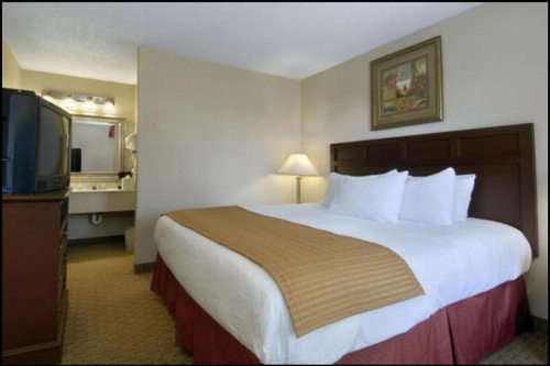 Baymont by Wyndham Mobile/ I-65 image 37